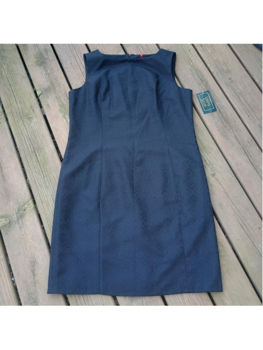 NWT Laura Scott Black Sleeveless Shift Knee Length Dress Womans Size 18
